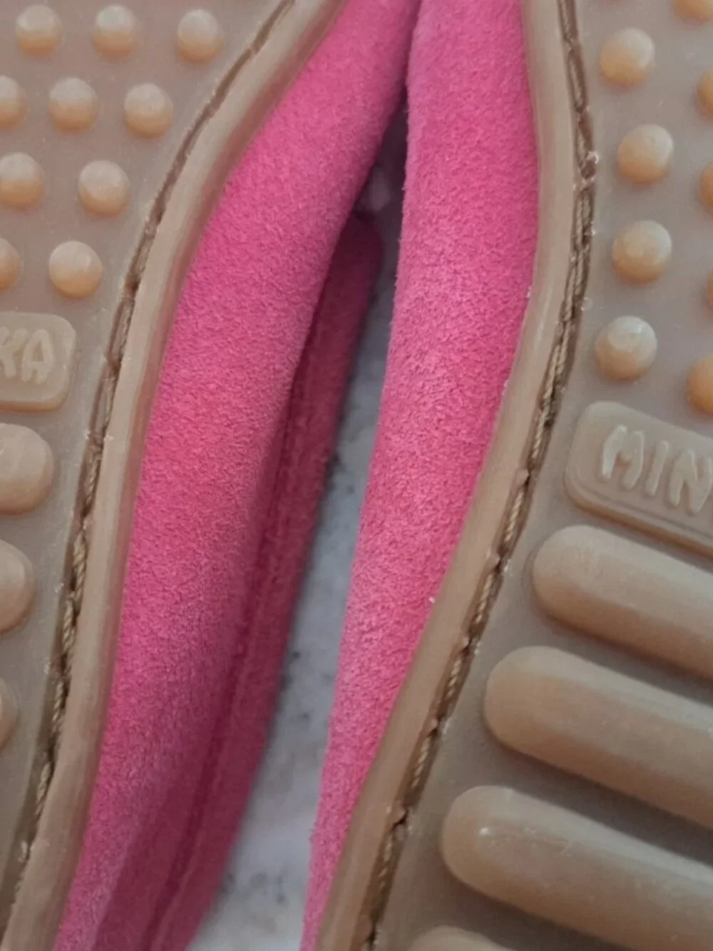 NWT Minnetonka Girls Vintage Hot Pink Thunderbird Moccasins